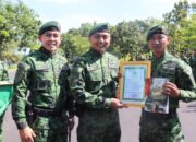 Prajurit Berprestasi Jajaran Brigif 6 Kostrad Terima Penghargaan