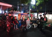 Patroli Komduk, Babinsa dan Warga Bersatu Jaga Wilayah Tetap Kondusif