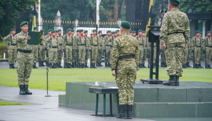 Kapoksahli Pangkostrad Pimpin Upacara Harkitnas ke-118 di Makostrad