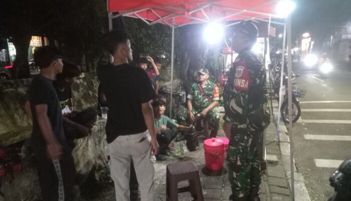 Babinsa Koramil 02/Matraman Gencarkan Patroli Malam, Remaja Diberi Edukasi Bahaya Narkoba dan Tawuran