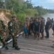 Koops TNI Habema Evakuasi 44 Pendulang Emas dari Gangguan OPM di Pegunungan Bintang     