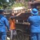 Diduga Kepanasan Saat Perjalanan,Seekor Sapi Kurban Terjun Bebas ke Sungai