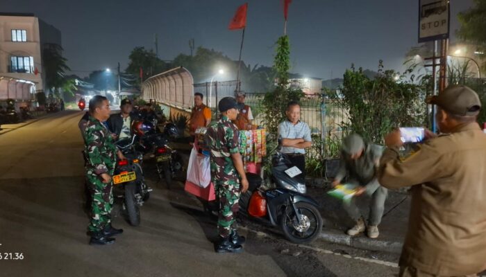 Koramil Cipayung Gelar Patroli Bersama Komduk Ciptakan Wilayah Aman dan Kondusif