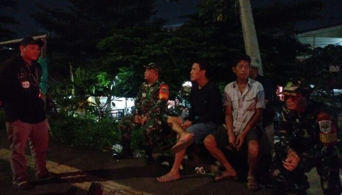 Babinsa Koramil 01/Jatinegara Bersama Tiga Pilar dan Warga Gelar Patroli Malam, Wujudkan Wilayah Aman dan Kondusif