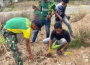 Hijaukan Batas, Tangkal Kebencanaan: Satgas Pamtas Yonarhanud 2 Kostrad dan Mahasiswa Permabi Tanam Pohon Bersama