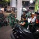Babinsa Koramil 06/Cakung Laksanakan Patroli dan Siskamling, Ciptakan Rasa Aman di Malam Minggu