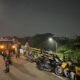Patroli Malam Babinsa Koramil 03/Ps.Rebo-Ciracas dan Warga Perkuat Keamanan Lingkungan