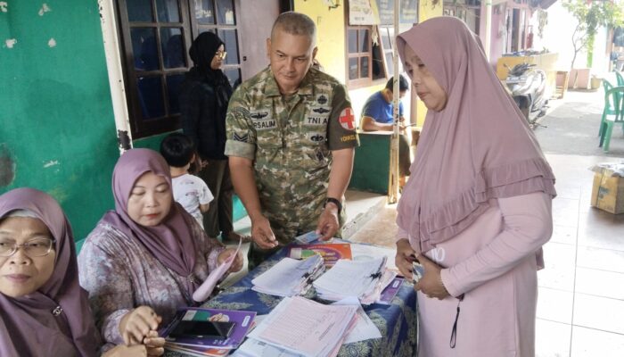 Koramil 06/Cakung Gelar Bakti Kesehatan Teritorial di Jatinegara