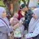 Jumat Berkah, Yonarmed 12 Kostrad Salurkan Paket Sembako kepada Warga Perbatasan Belu