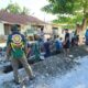Semangat Kebersamaan Satgas TMMD ke-129 Kodim 1505/Tidore dan Warga Terus Menggelora di Lokasi Pembangunan Drainase