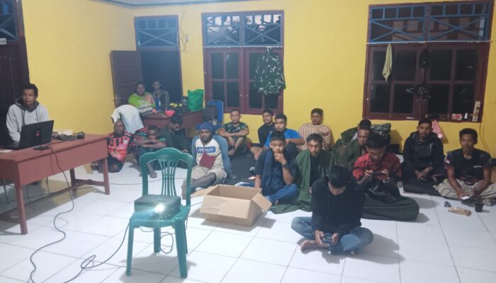 TMMD Ke-129 Kodim 1807/Sorong Selatan Semarakkan Kebersamaan, Anggota Satgas dan Warga Kampung Sesor Seru-seruan Nobar Final Piala Dunia 2026