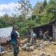 Peduli Warga Perbatasan, Satgas Pamtas Yonarhanud 2 Kostrad Gelar Karya Bakti Bangun Pondasi Rumah