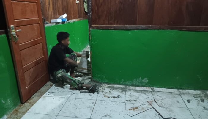 Pantang Menyerah hingga Malam, Satgas TMMD Ke-129 Kodim 1807/Sorsel Lembur Finishing Rumah Type 36 untuk Warga Kampung Sesor