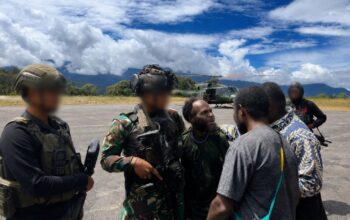 Bukan Sekadar Menjaga Keamanan, Koops TNI Habema Hadir Membawa Harapan bagi Warga di Tengah Konflik Ugimba, Papua Tengah
