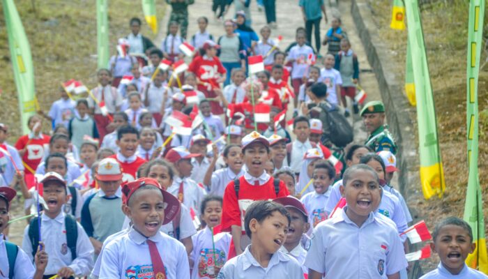 Sang Merah Putih Terbesar di Indonesia Berkibar di Puncak Gunung Cycloop, Koops TNI Habema : Gegap Gempita Damai Persatuan dari Tanah Cenderawasih
