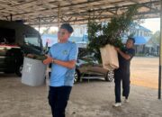 Lapas Narkotika Karang Intan Gotong Royong Bersihkan Lingkungan Kantor Sambut HUT RI