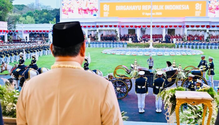 Panglima TNI Hadiri Upacara Penurunan Bendera Sang Merah Putih di Istana Merdeka