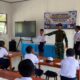 Yonarmed 12 Kostrad Tanamkan Disiplin Sejak Dini melalui Latihan PBB di SMPN Dafala