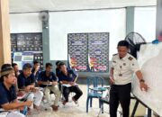 Delapan Belas Warga Binaan Paket B Lapas Narkotika Kelas IIA Karang Intan Belajar Dasar-Dasar Aljabar