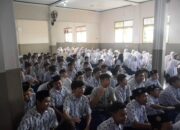 Denpal Divif 1 Kostrad Tanamkan Cinta Tanah Air kepada Pelajar MTs An-Nizhomiyah