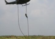 TNI Percepat Penanganan Karhutla Way Kambas, Tim Alfa Diterjunkan dari Udara