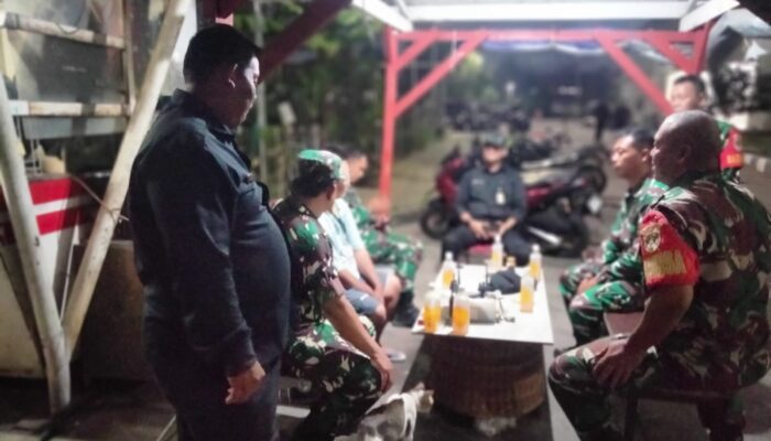 Koramil 06/Cakung Gelar Patroli/Siskamling, Jaga Keamanan dan Ketertiban