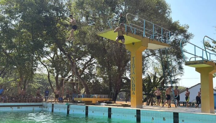 Prajurit Yonif 431 Kostrad Mantapkan Kesiapan Terjun melalui Ground Training