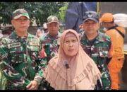 Babinsa Koramil 02/Matraman Bantu Pengamanan dan Pendistribusian Beras Bagi Warga Utan Kayu Selatan
