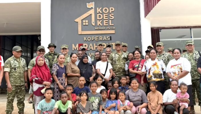 Wapang TNI Tinjau Yonif TP 859/RBK dan KDKMP di Papua