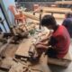 Kembangkan Keterampilan Kerja, Warga Binaan Lapas Narkotika Karang Intan Tekuni Meubeler dan Manufaktur