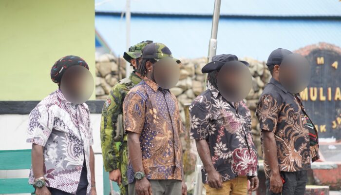 Empat Anggota OPM Serahkan Senjata dan Kembali ke Pangkuan Ibu Pertiwi
