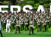 Penuh Khidmat, Panglima TNI Dampingi Presiden Prabowo Pimpin Upacara HUT ke-81 TNI Tahun 2026