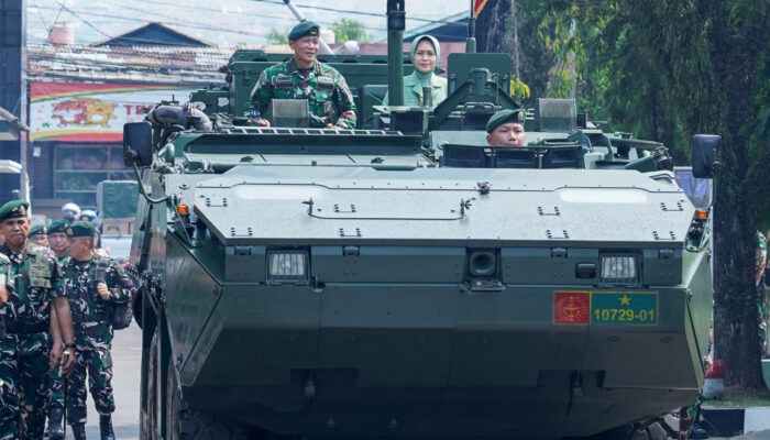 Pangkostrad Kunjungi Yonzipur 9 Kostrad