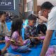 Kalapas Narkotika Karang Intan Bagikan Roti dan Susu kepada Anak Pengunjung, Perkuat Pelayanan Humanis