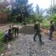 Bergotong Royong, Satgas TMMD ke-130 Kodim 1808/Mansel Bersama Masyarakat Membangun Jalan