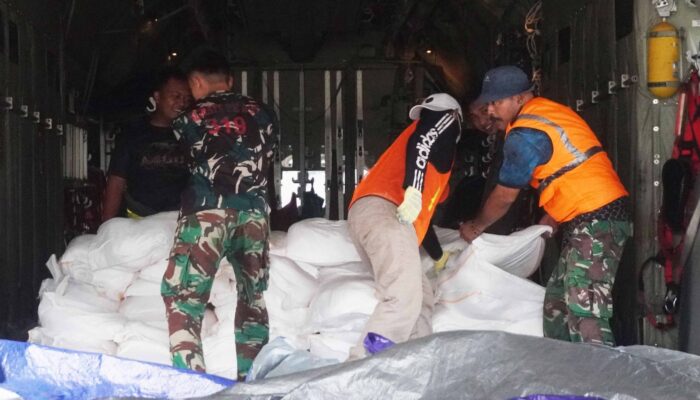 TNI Semai 4,2 Ton Bahan Modifikasi Cuaca, Dukung Penanganan Karhutla di Kalimantan