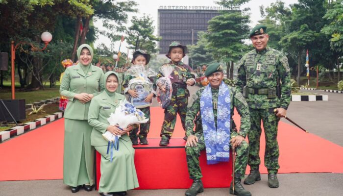 Pangkostrad Kunjungi Madivif 1 dan Yonif 328/Dirgahayu, Tegaskan Disiplin, Integritas, dan Profesionalisme Prajurit