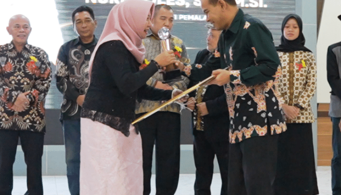Birokrasi Bersih dan Zero Pungli Berbuah Manis, Pemkab Pemalang Sabet Penghargaan Kepemimpinan Daerah 2026